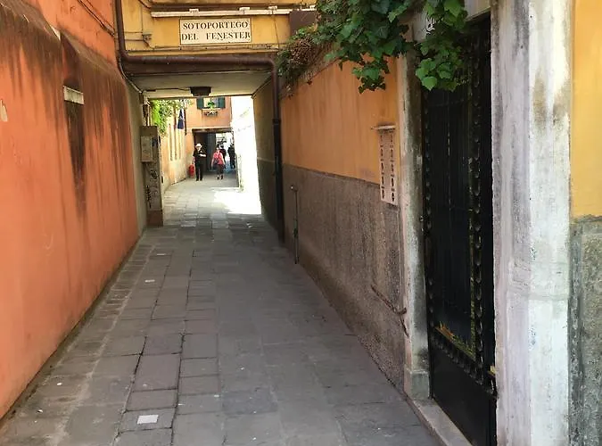 Carbona Sconta Apartment Venice